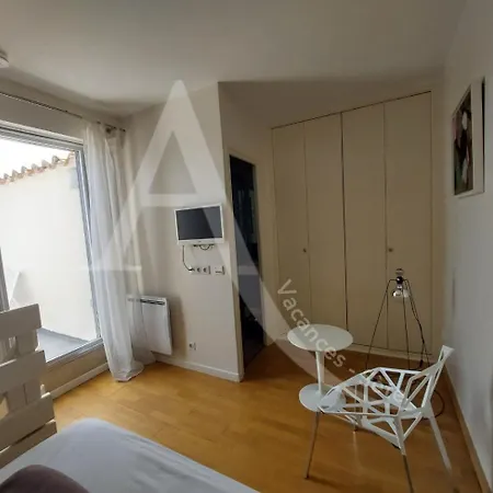 Апартаменты T2 Avec Espace Nuit En Mezzanine Et 2 Terrasses Сет
