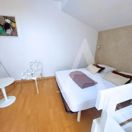 T2 Avec Espace Nuit En Mezzanine Et 2 Terrasses Sete