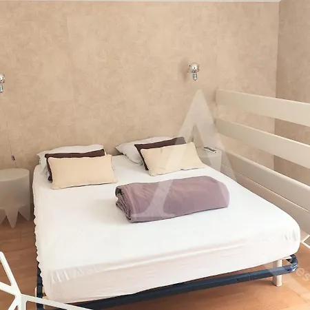 T2 Avec Espace Nuit En Mezzanine Et 2 Terrasses